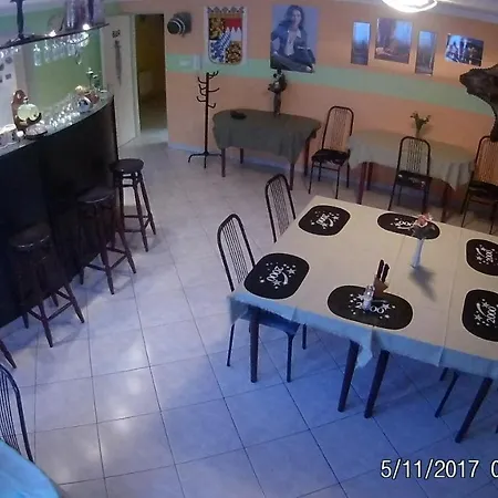 Piroska Apartmanhaz *