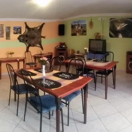 Piroska Apartmanhaz 公寓