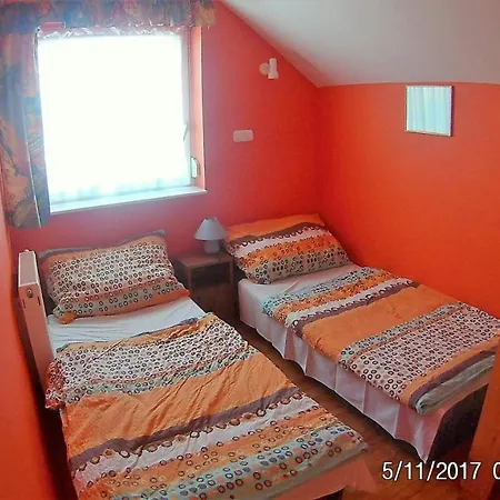 公寓 Piroska Apartmanhaz *