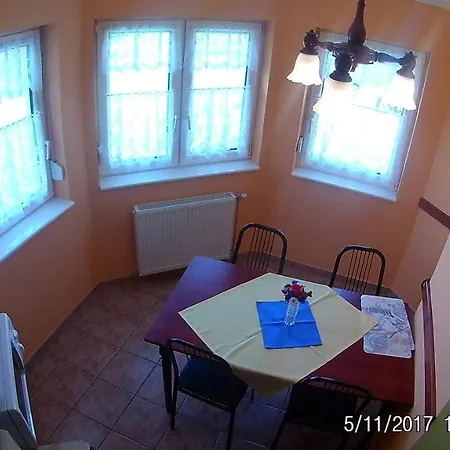 Piroska Apartmanhaz 公寓 Hévíz